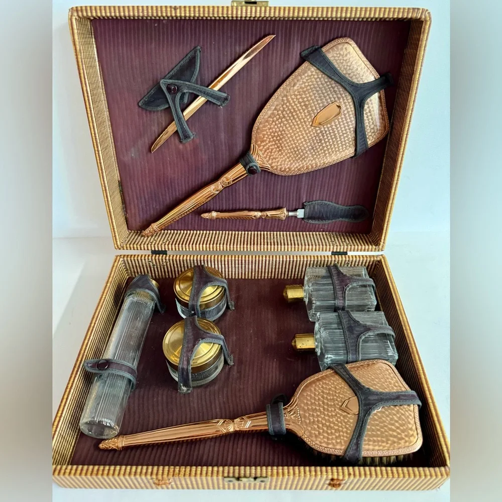 Vintage 1940s  Vanity copper and brass set.Missing comb.